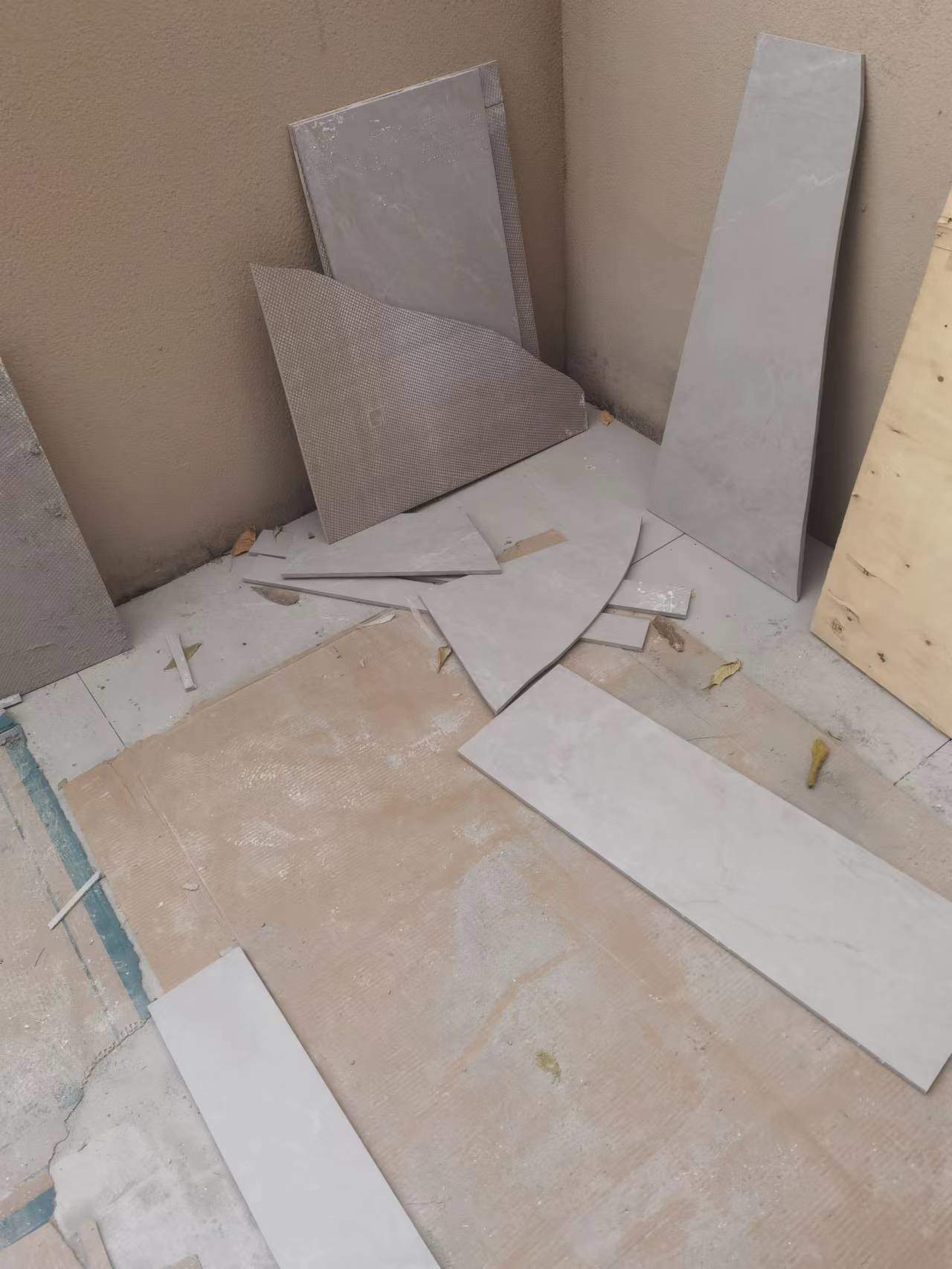 墙砖破裂(墙砖破裂如何补救) 墙砖破裂(墙砖破裂如何补救)